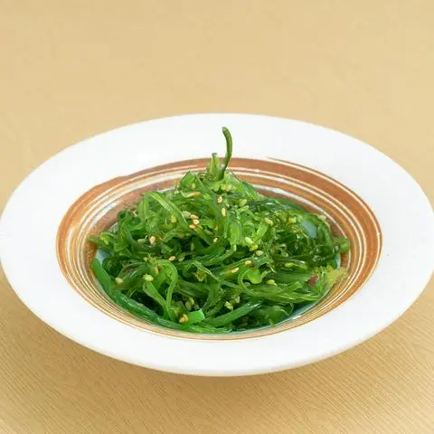 Hình ảnh Rong biển trộn mè
