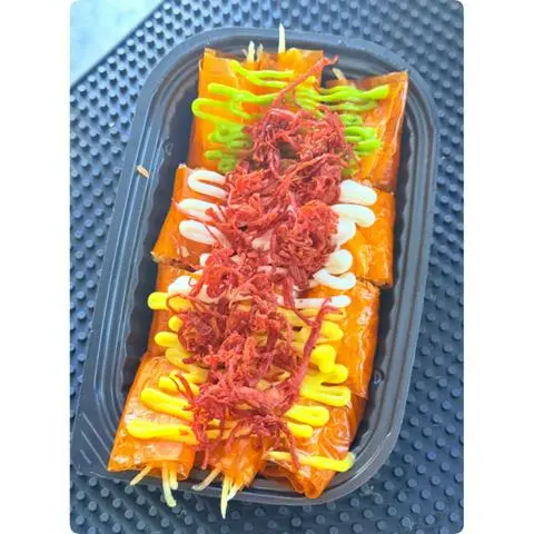 Hình ảnh Bánh tráng cuốn bơ tam vị