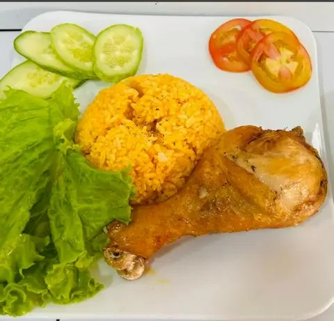 Hình ảnh Cơm Gà Sốt Xí Muội Nhỏ