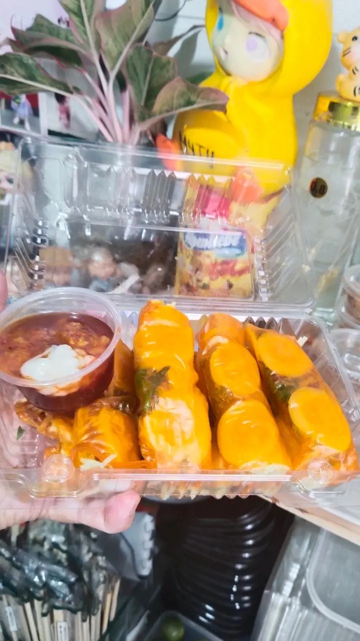 Hình ảnh bánh tráng cuốn trứng lòng đào