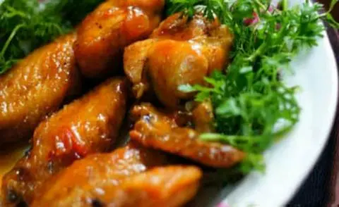 Hình ảnh cơm gà chiên nước mắm 