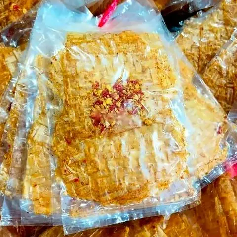 Hình ảnh Bánh tráng muối nhuyễn tỏi bò