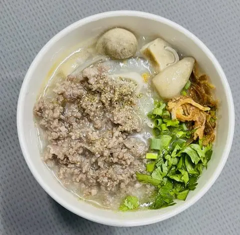 Hình ảnh Cháo Bò Bằm + Bánh Đa