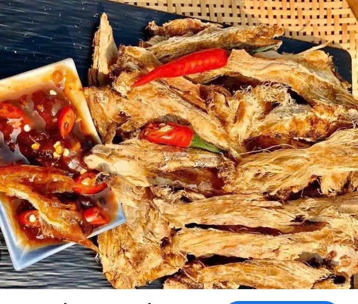 Hình ảnh Khô cá đuối đen nướng chấm mắm me