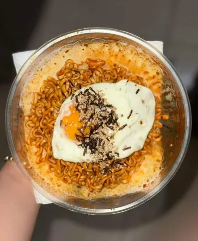 Hình ảnh Mì Cay Ốp La 