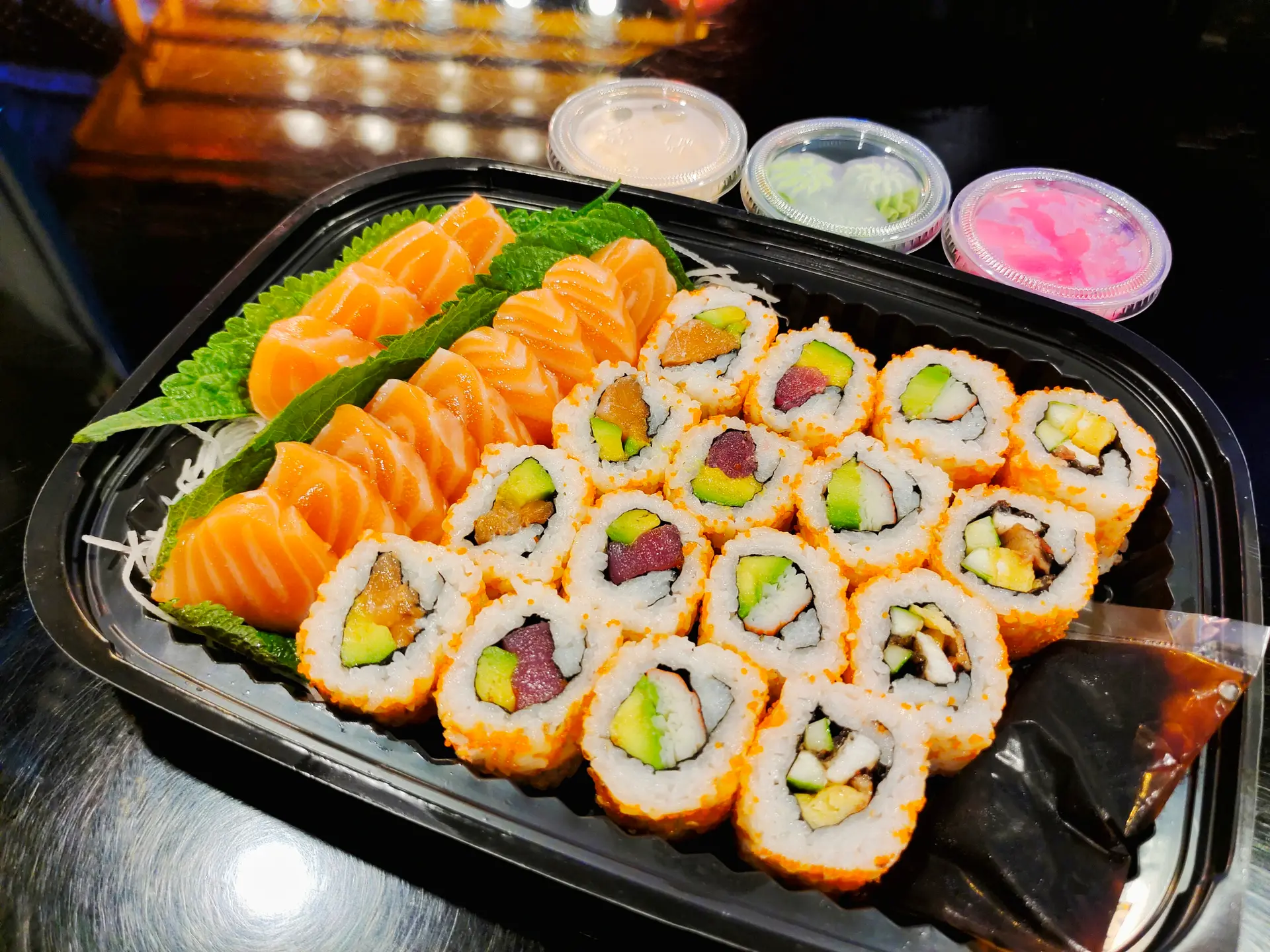Hình ảnh Combo Mix, 12M Sashimi Cá Hồi, 4m Cá Hồi Bơ IO, 4m Cá Ngừ Bơ IO, 4m Lươn Nướng IO, 4m Thanh Cua IO