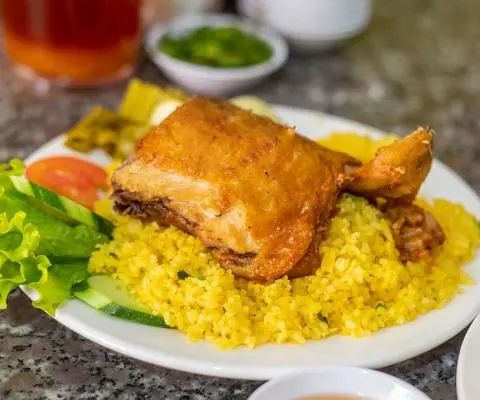 Hình ảnh Cơm Gà Xối Mắm Ức