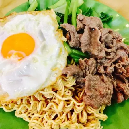 Hình ảnh Mì Xào Bò Trứng Ốp La