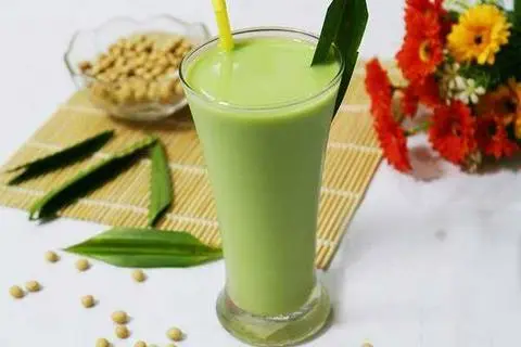 Hình ảnh Sữa đậu nành lá dứa size lớn