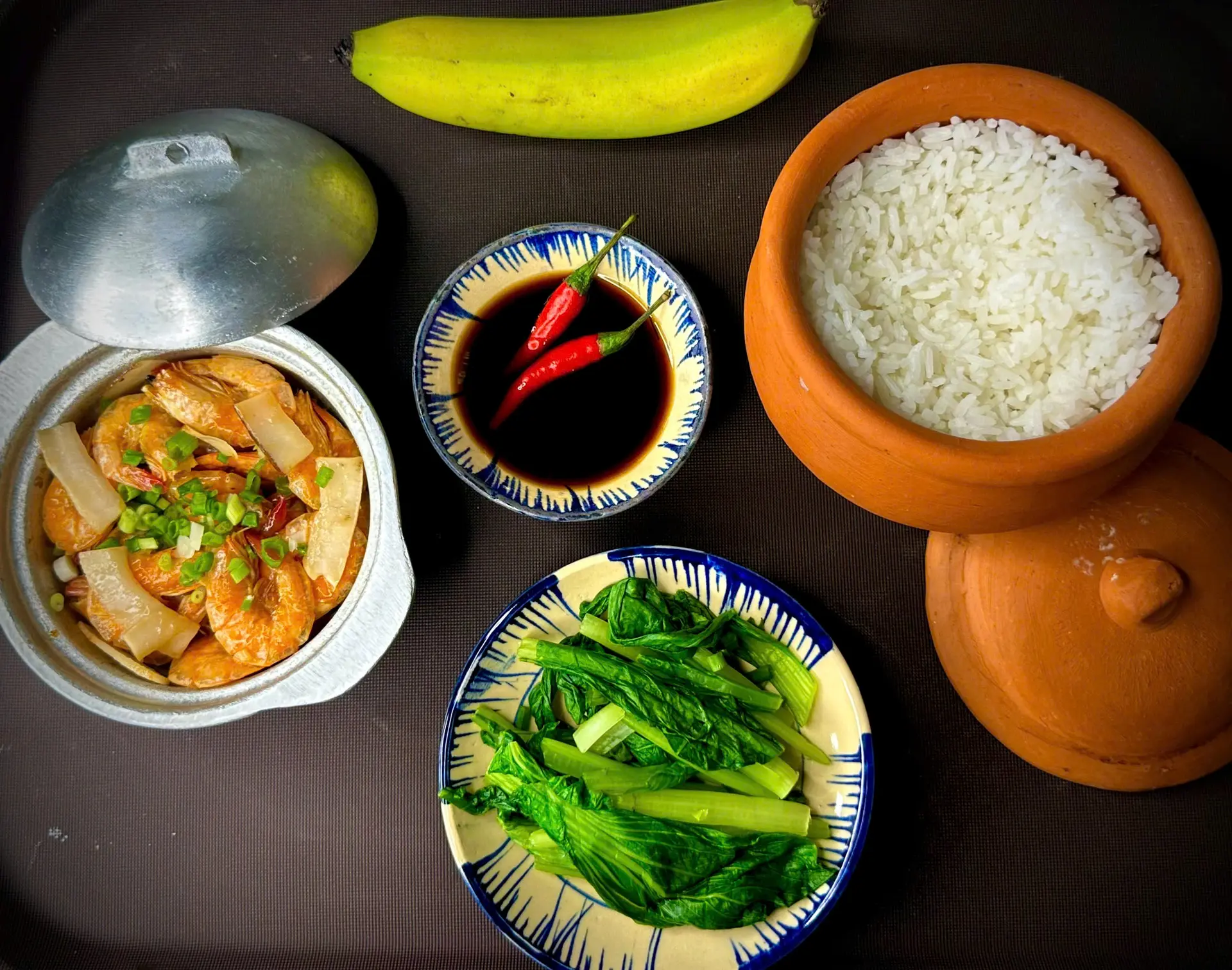 Hình ảnh Cơm Thố Tép Rang Lá Chanh