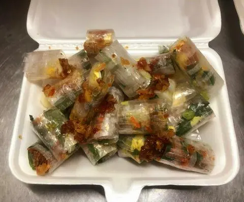 Hình ảnh bánh tráng ống mỡ hành trứng cút 