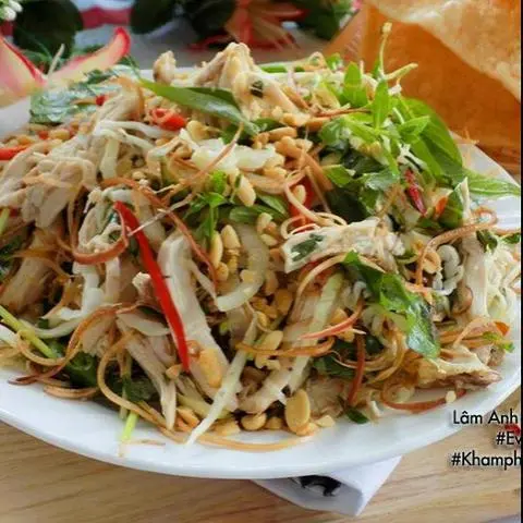 Hình ảnh 2 phần Cơm - 1 Phần Gỏi Gà 2 Người Ăn
