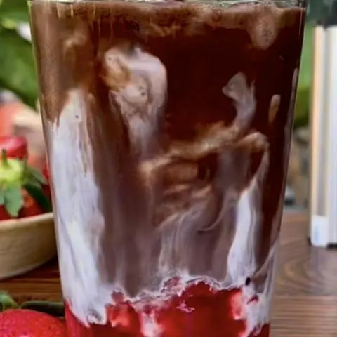 Hình ảnh Cacao Latte Dâu 