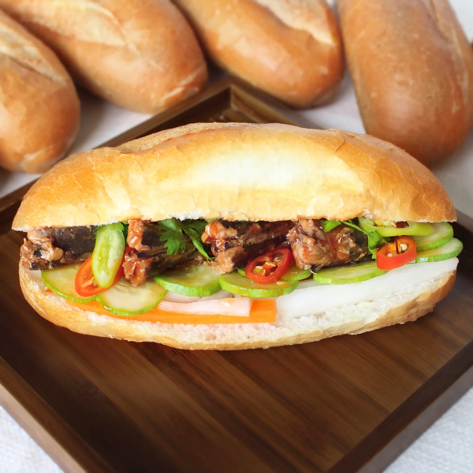 Hình ảnh bánh mì cá mòi