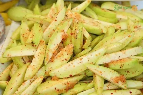 Hình ảnh Xoài Dầm Muối Ớt 