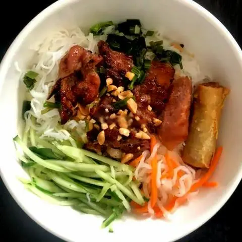 Hình ảnh Bún thịt nướng - thịt - nem - chả giò