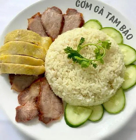 Hình ảnh Cơm gà ta + xá xíu