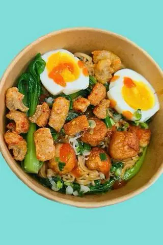 Hình ảnh Mỳ trộn trứng lòng đào tóp mỡ