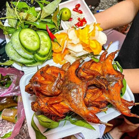Hình ảnh combo 4 con cút lớn chiên bơ 