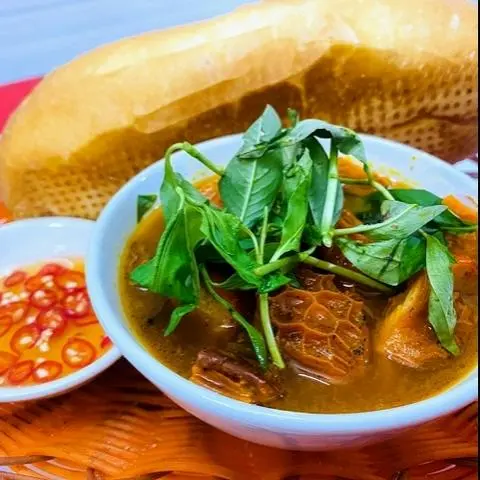 Hình ảnh phá lấu chén lớn + 1 chai C2 táo 