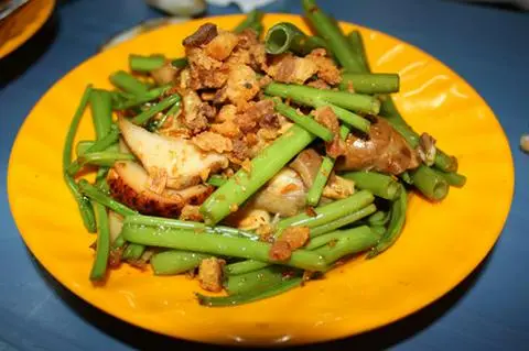 Hình ảnh ốc khế xào rau muống 