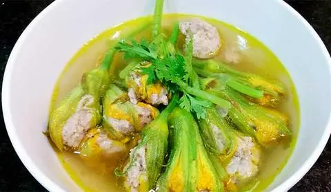 Hình ảnh Canh Bí Nụ Chả Cá Thác Lác