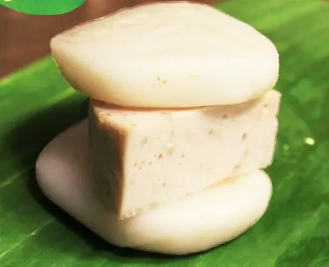 Hình ảnh Bánh Dày Kẹp Chả Lụa