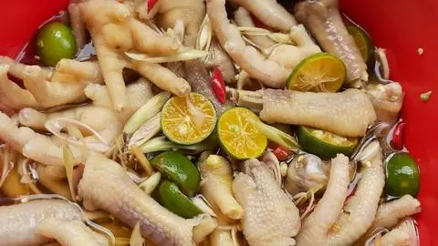 Hình ảnh 500gr chân gà ri ngâm sả tắc