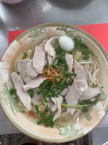 Hình ảnh Mì tươi thịt trứng cút
