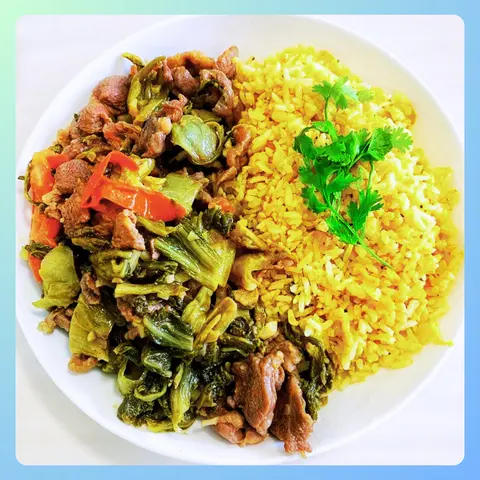 Hình ảnh CƠM DƯA BÒ XÀO ( 100% bò tươi )