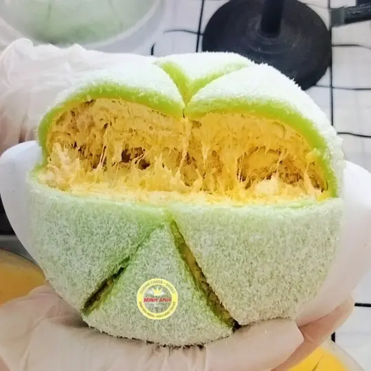 Hình ảnh Bánh sầu riêng Phú Sĩ lá dứa - 12cm