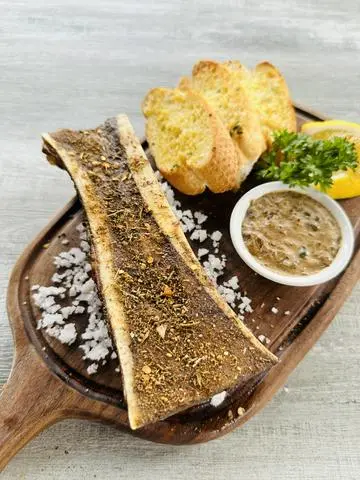 Hình ảnh Tủy xương bò nướng tiêu