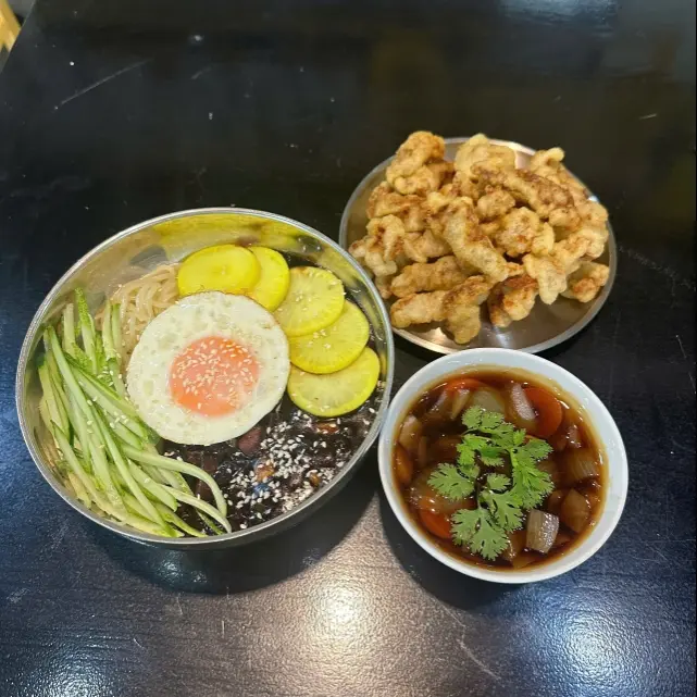 Hình ảnh Mì Tương Đen + Thịt Heo Sốt Chua Ngọt