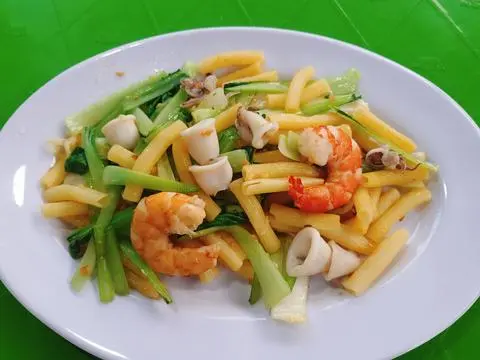 Hình ảnh Nui Xào Hải Sản 