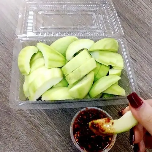 Hình ảnh Xoài Non 300g - Mắm Ruốc