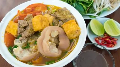 Hình ảnh Bún Riêu Cua + Giò