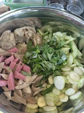 Hình ảnh tré trộn với chả heo 