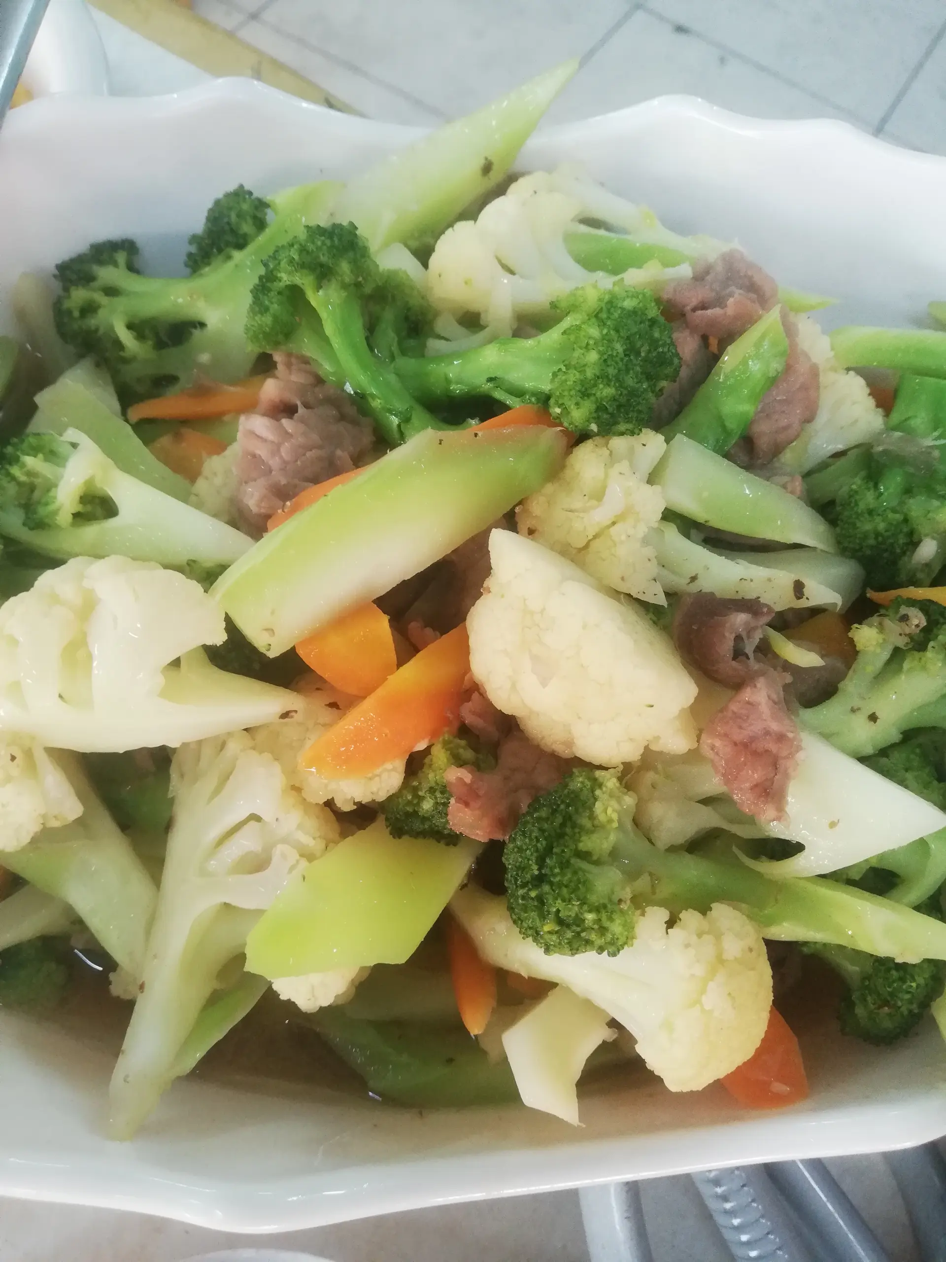 Hình ảnh Cơm bò xào bông cải