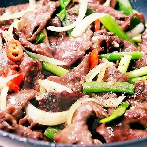 Hình ảnh Bò Xào Cần Tây
