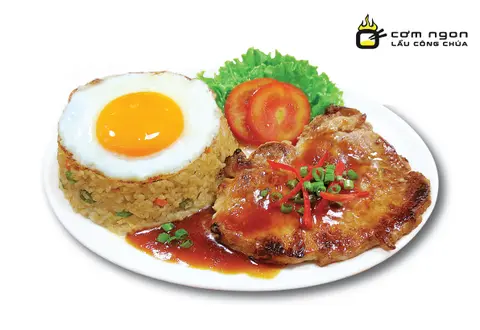 Hình ảnh Cơm Chiên Sườn + Trứng Ốpla