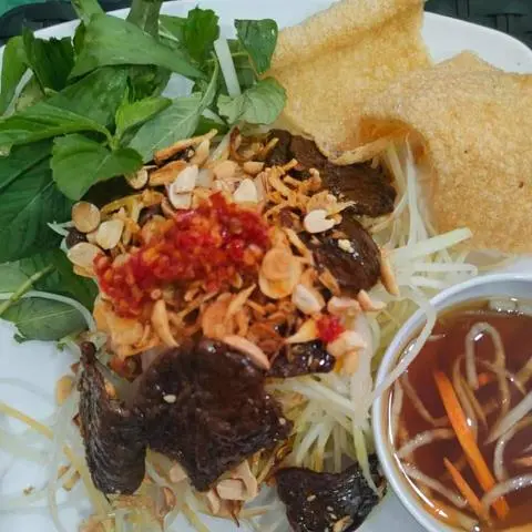 Hình ảnh Gỏi khô bò chay