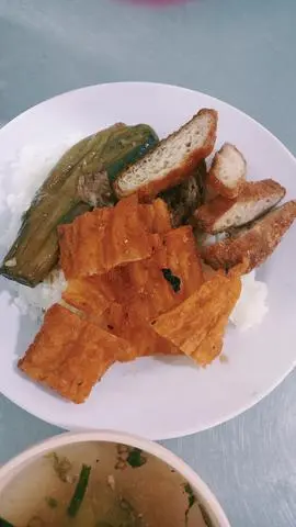 Hình ảnh cơm. sườn. tàu hủ ki. cà nướng...