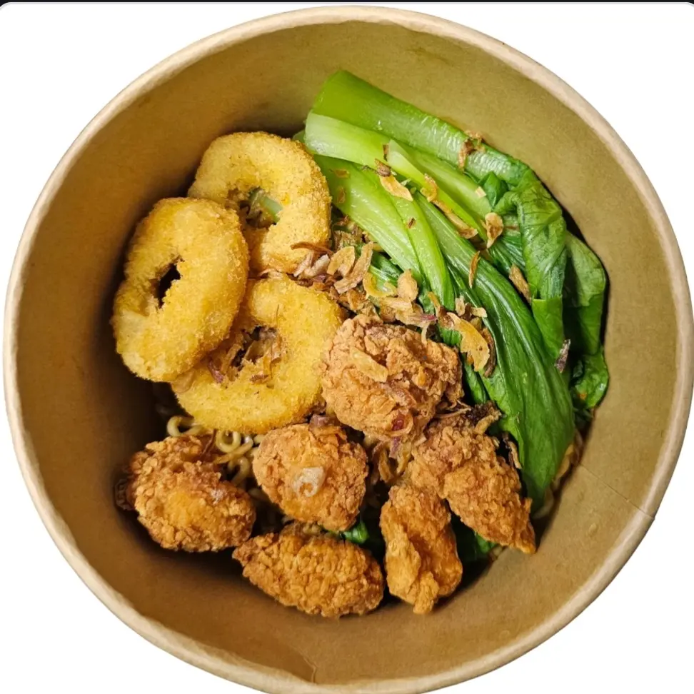 Hình ảnh Mì trộn gà chiên ( như hình )