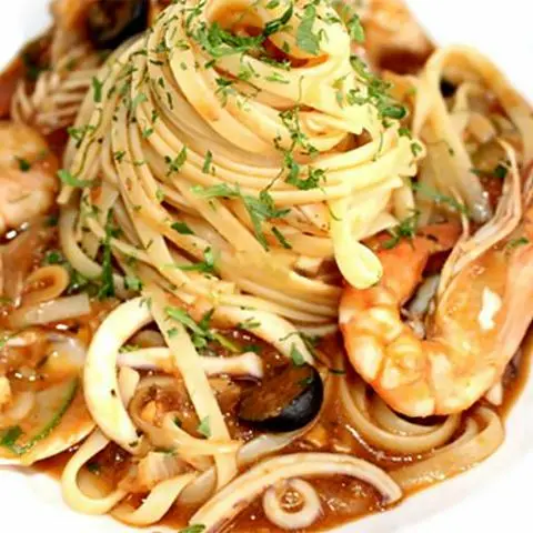 Hình ảnh Mì ý sốt Thái hải sản