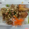 Hình ảnh Bánh hỏi thịt xào chả giò