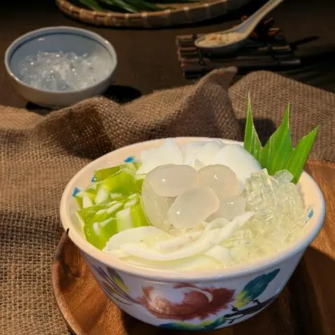 Hình ảnh Chè dừa non lá nếp