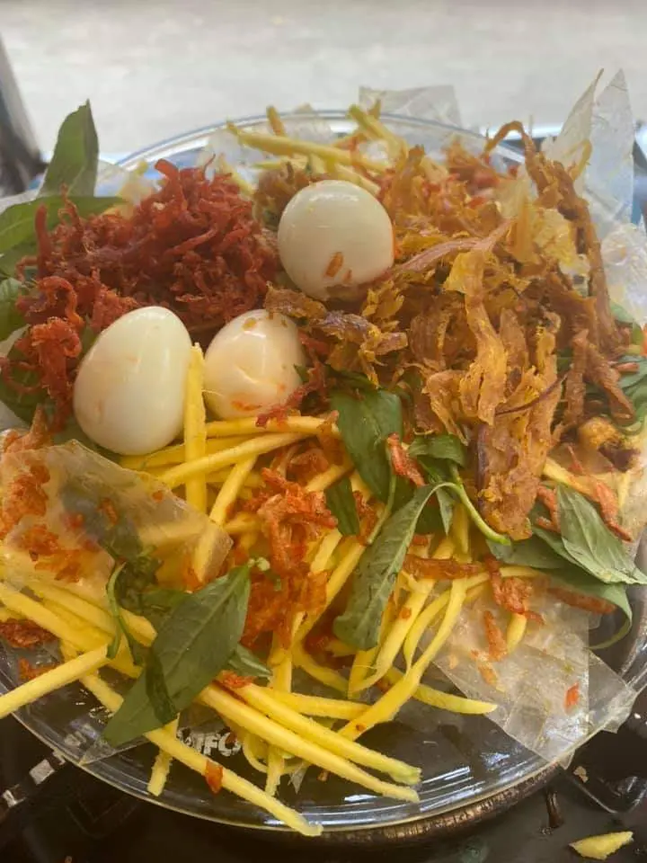 Hình ảnh Bánh Tráng Trộn Khô Đỏ,Mực 