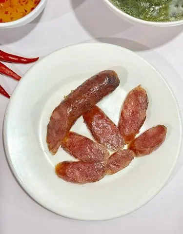Hình ảnh Lạp Xưởng Nướng Nguyên Cây