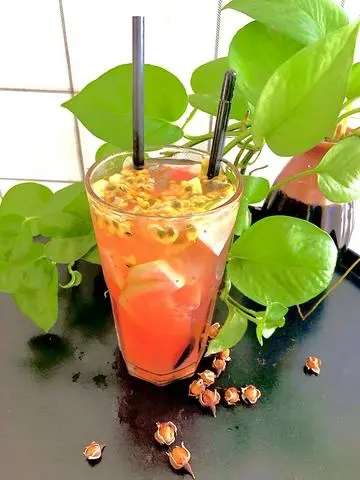Hình ảnh Trà ổi hồng chanh dây