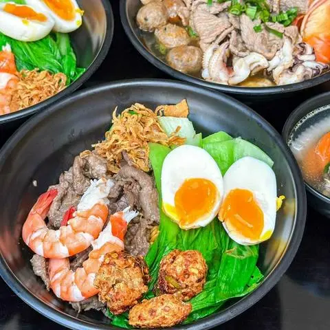 Hình ảnh MÌ TRỘN TRỨNG LÒNG ĐÀO + CHẢ CUA
